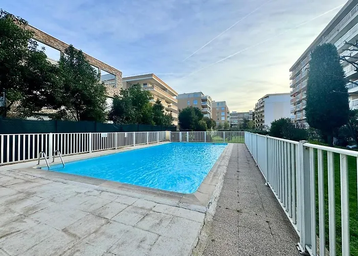 Le Lys - 4 Prs - Clim - Piscine - Parking شقة أنتيب